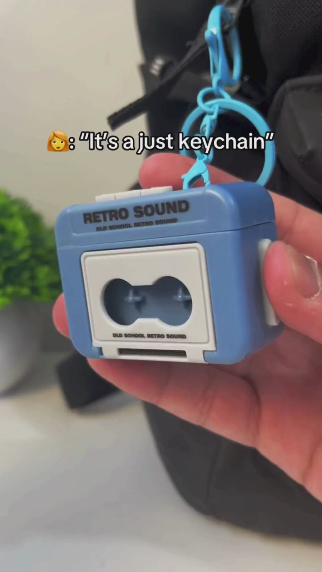 Retro Sound Mini Keychain – Cool Vintage Style Keychain with Built-In Recorder & Songs