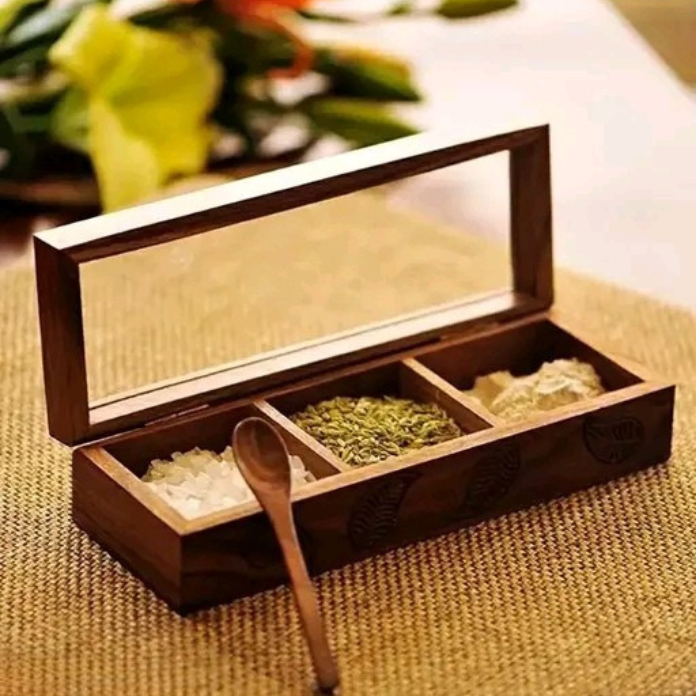 Wooden Spice Treasury – Exquisite Handcrafted Spice Box with 3 Compartments & Spoon